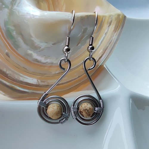 Mei Tan's Spiral Wire Earrings - , Contemporary Wire Jewelry, Coiling, Coiling Wire, Wire Coiling, Spirals, Wire Spiral, Spiral Wire Wrap, spiral wire earrings